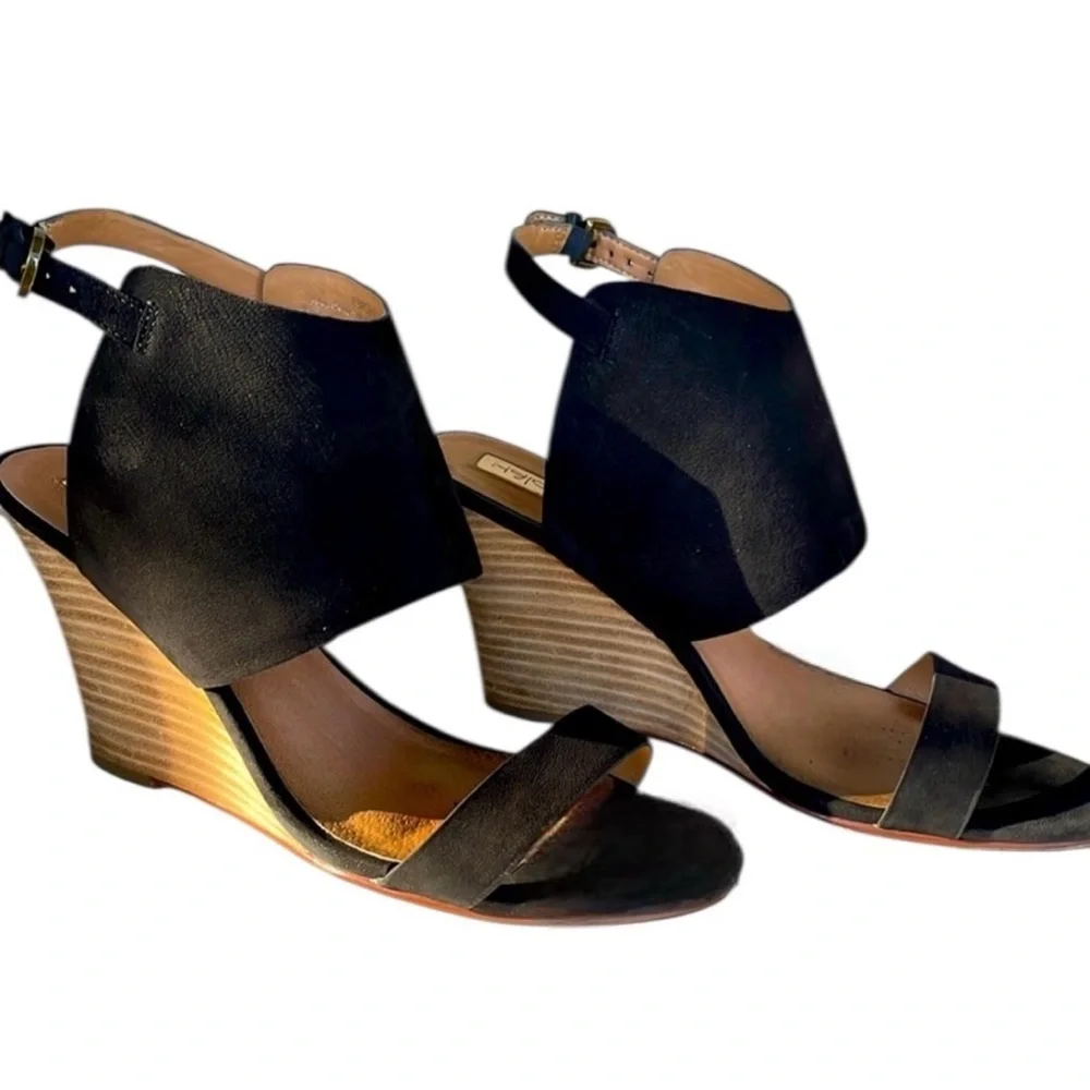 Halogen Clarette Black Suede Wedge Sandals Ankle Cuff Size 9.5